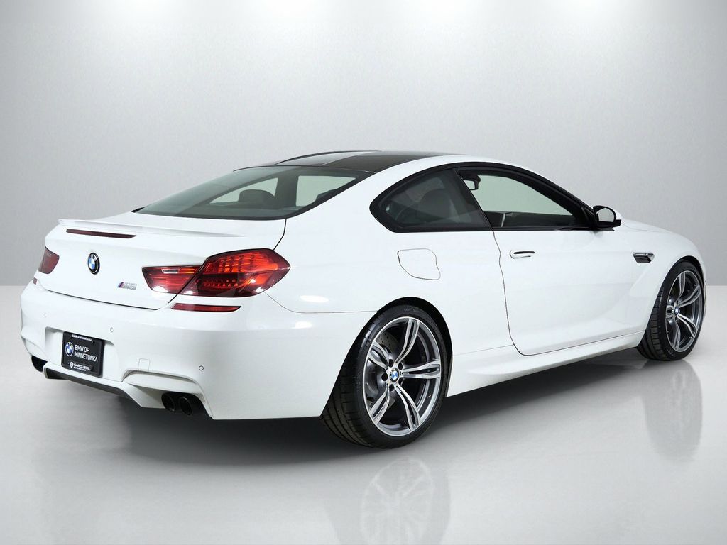 Thumbnail: 2015 BMW M6 - 10