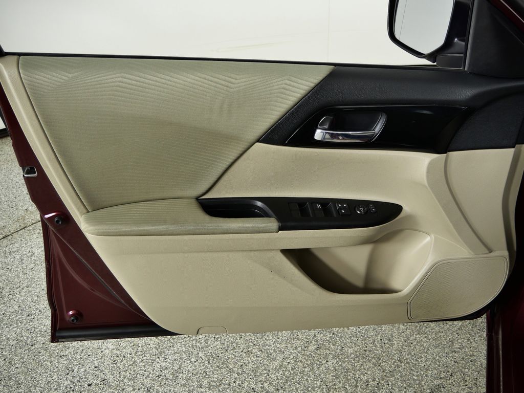 Thumbnail: 2016 Honda Accord - 29