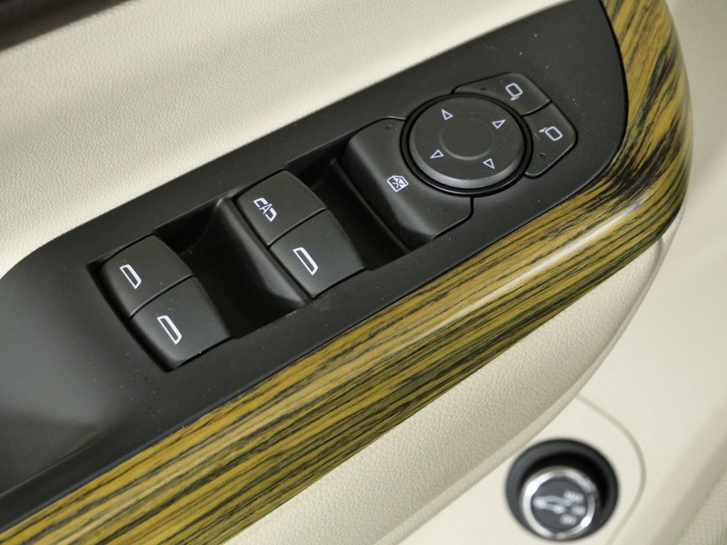 Thumbnail: 2017 GMC Acadia - 36