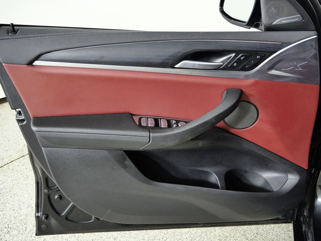 Thumbnail: 2025 BMW X4 - 37