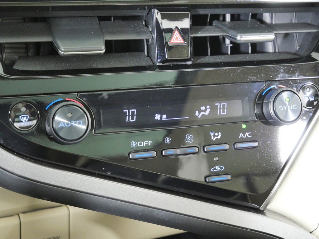 Thumbnail: 2023 Toyota Camry - 43