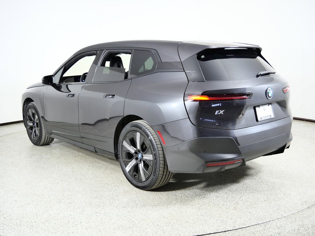 Thumbnail: 2024 BMW iX - 17