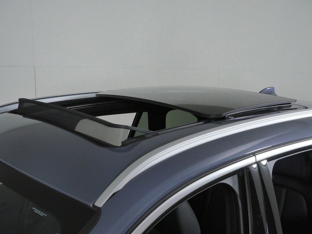 Thumbnail: 2021 BMW X1 - 17