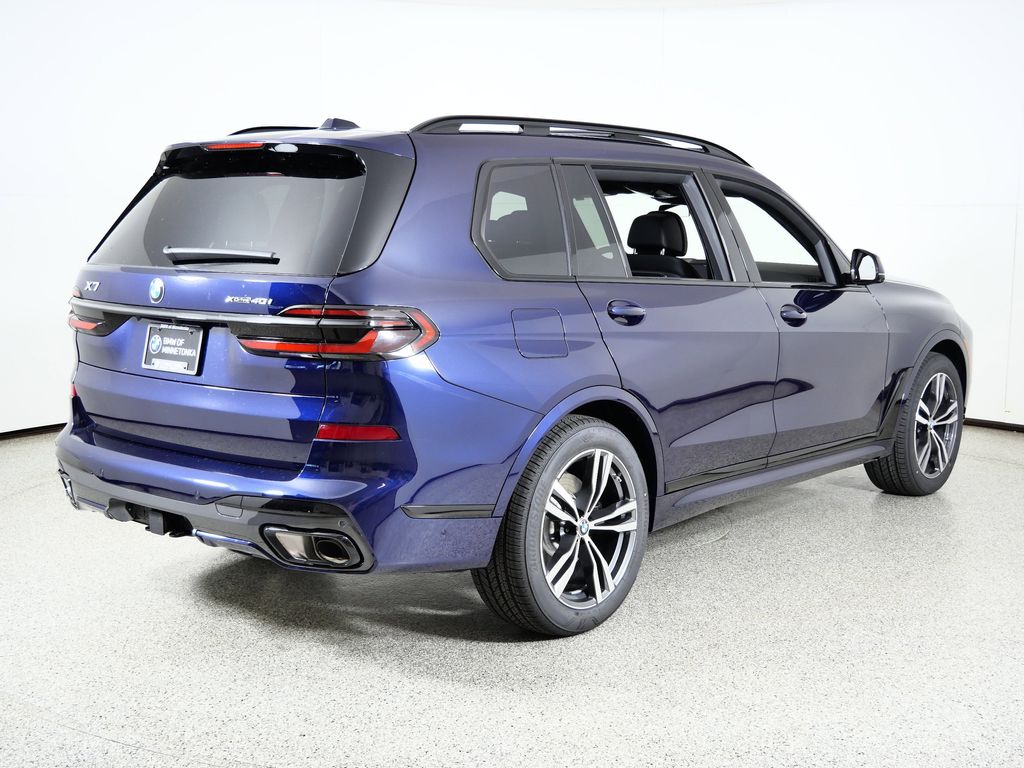 Thumbnail: 2026 BMW X7 - 9