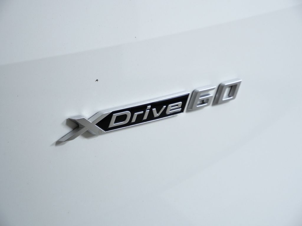 Thumbnail: 2026 BMW iX - 12