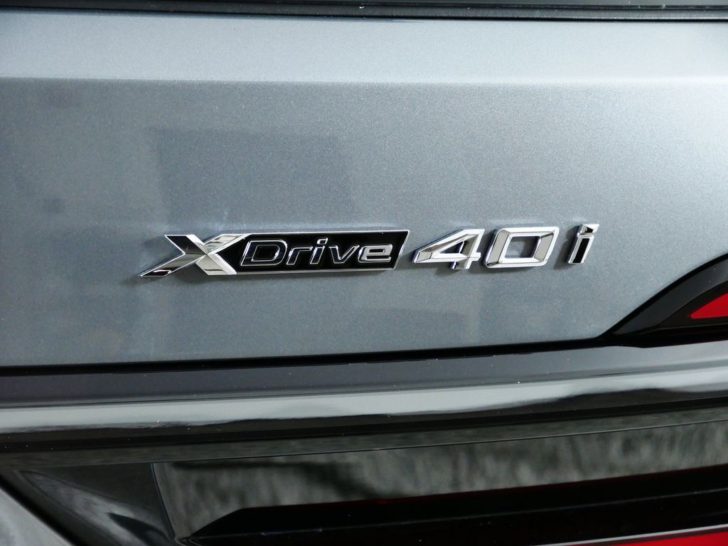 Thumbnail: 2026 BMW X7 - 10