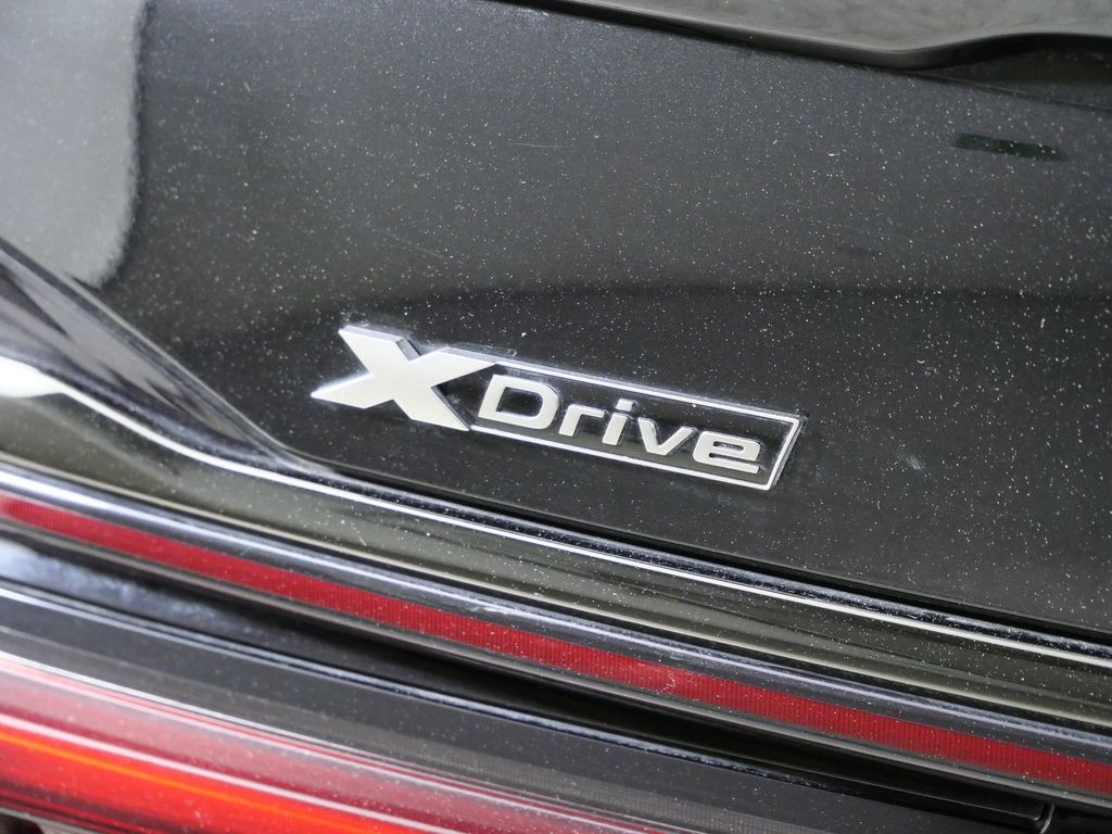 Thumbnail: 2022 BMW 7 Series - 16