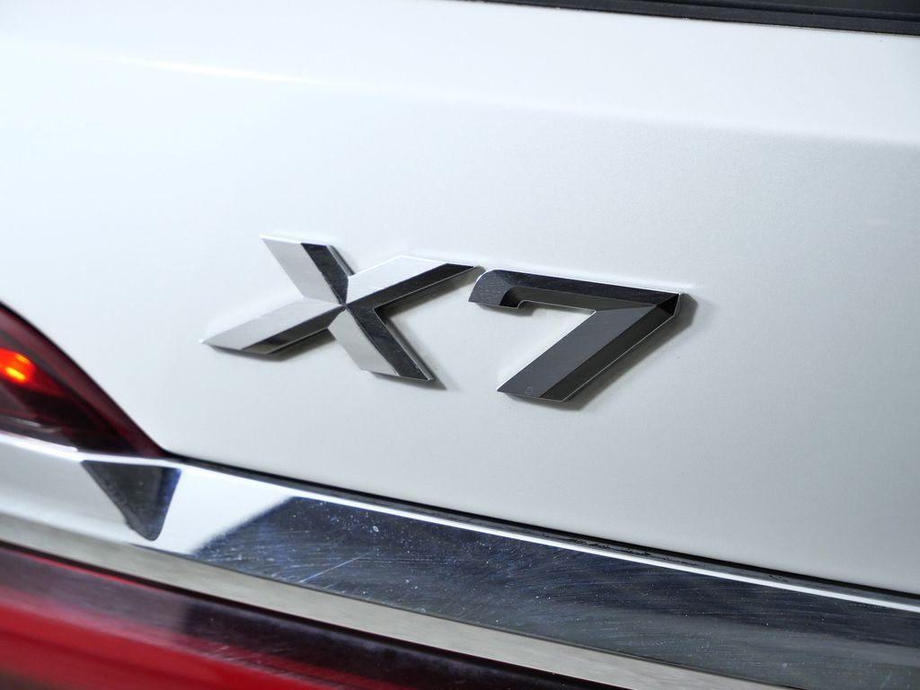 Thumbnail: 2019 BMW X7 - 14