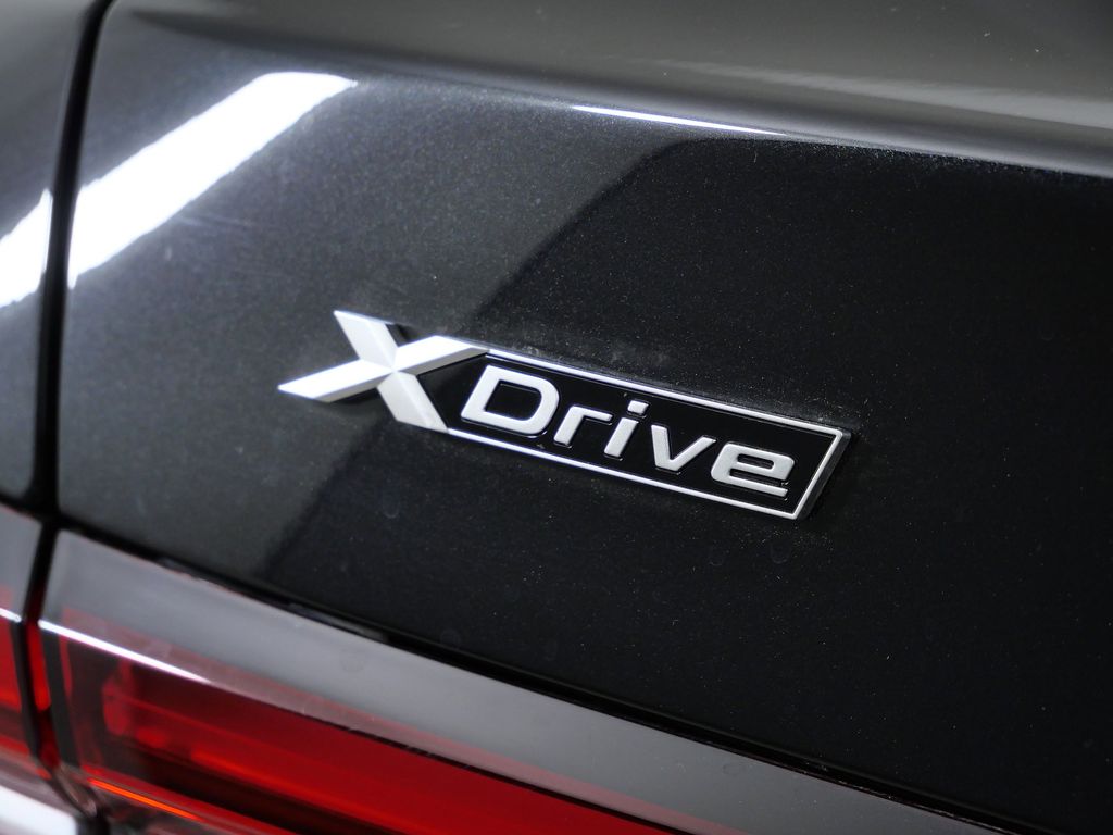 Thumbnail: 2026 BMW 5 Series - 13