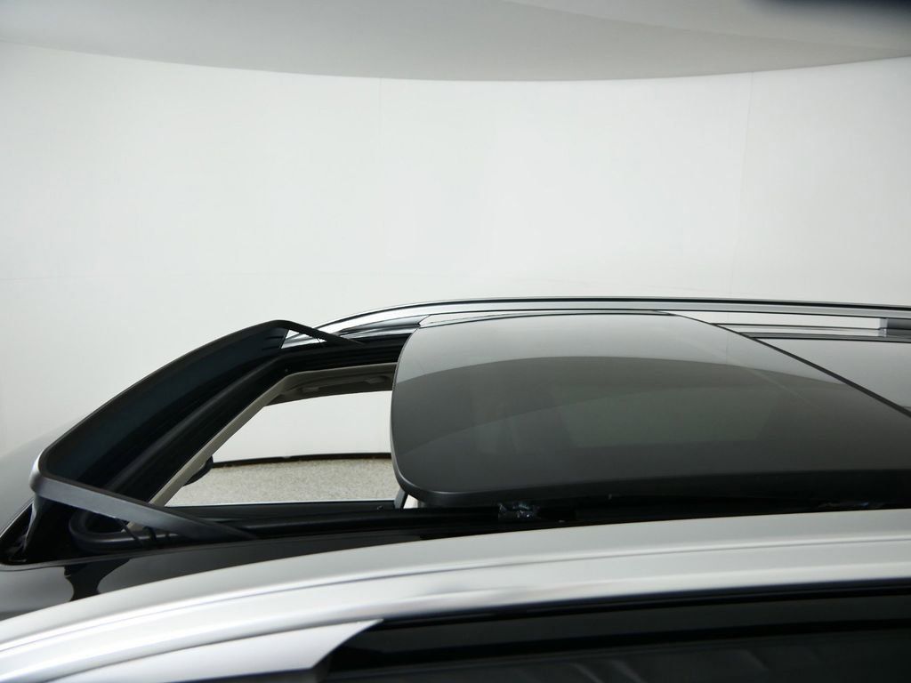 Thumbnail: 2025 BMW X7 - 21
