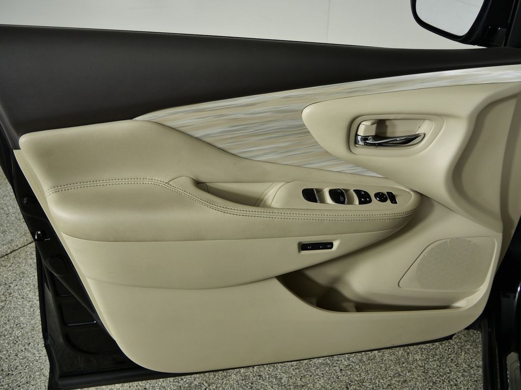 Thumbnail: 2017 Nissan Murano - 33