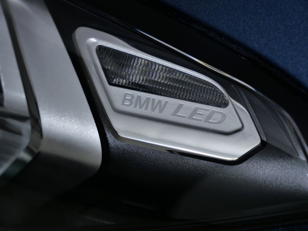 Thumbnail: 2025 BMW 3 Series - 4