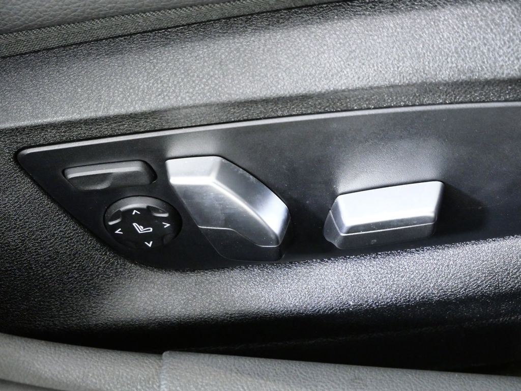 Thumbnail: 2019 BMW 5 Series - 23