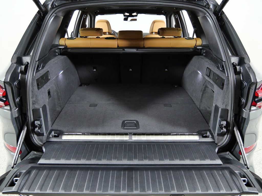 Thumbnail: 2026 BMW X5 - 28