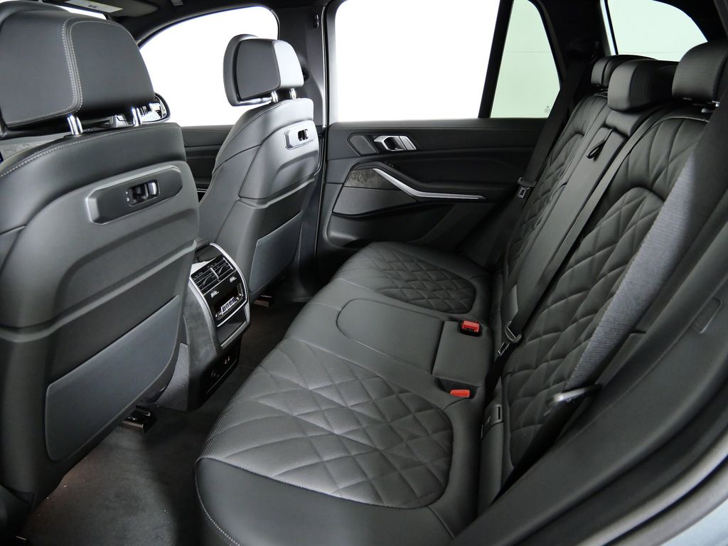 Thumbnail: 2026 BMW X5 - 32