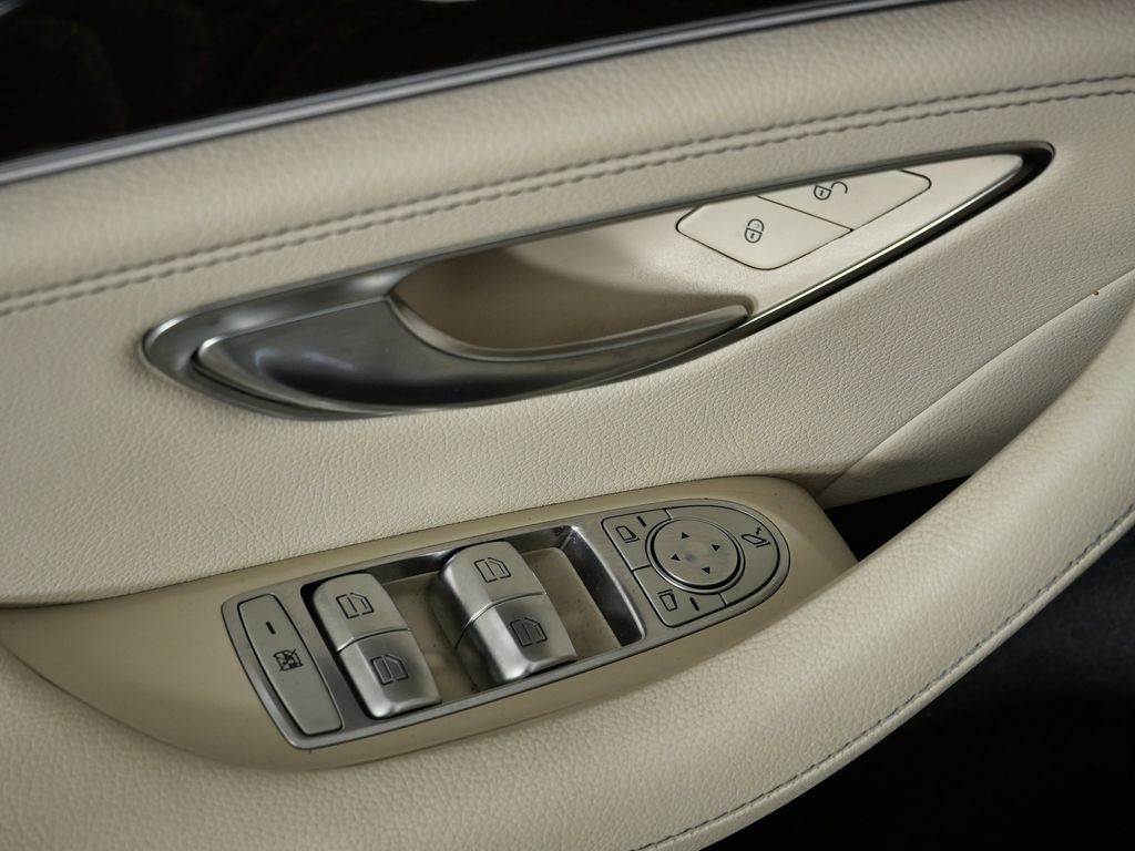 Thumbnail: 2019 Mercedes-Benz CLS - 36