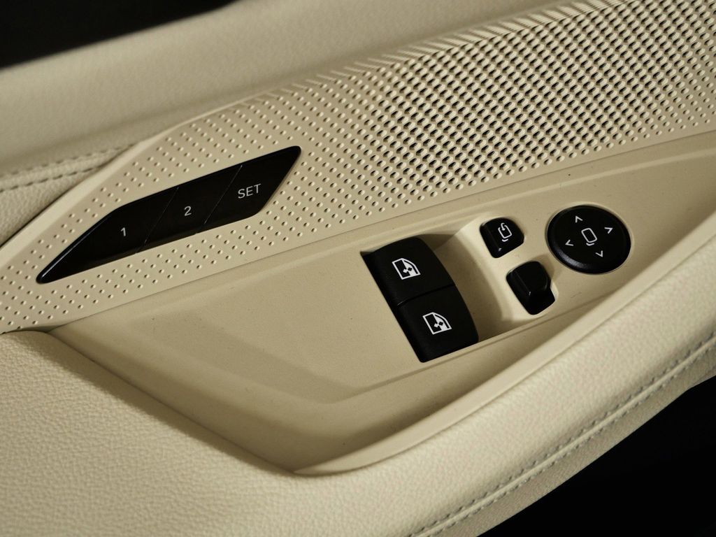 Thumbnail: 2025 BMW 4 Series - 37