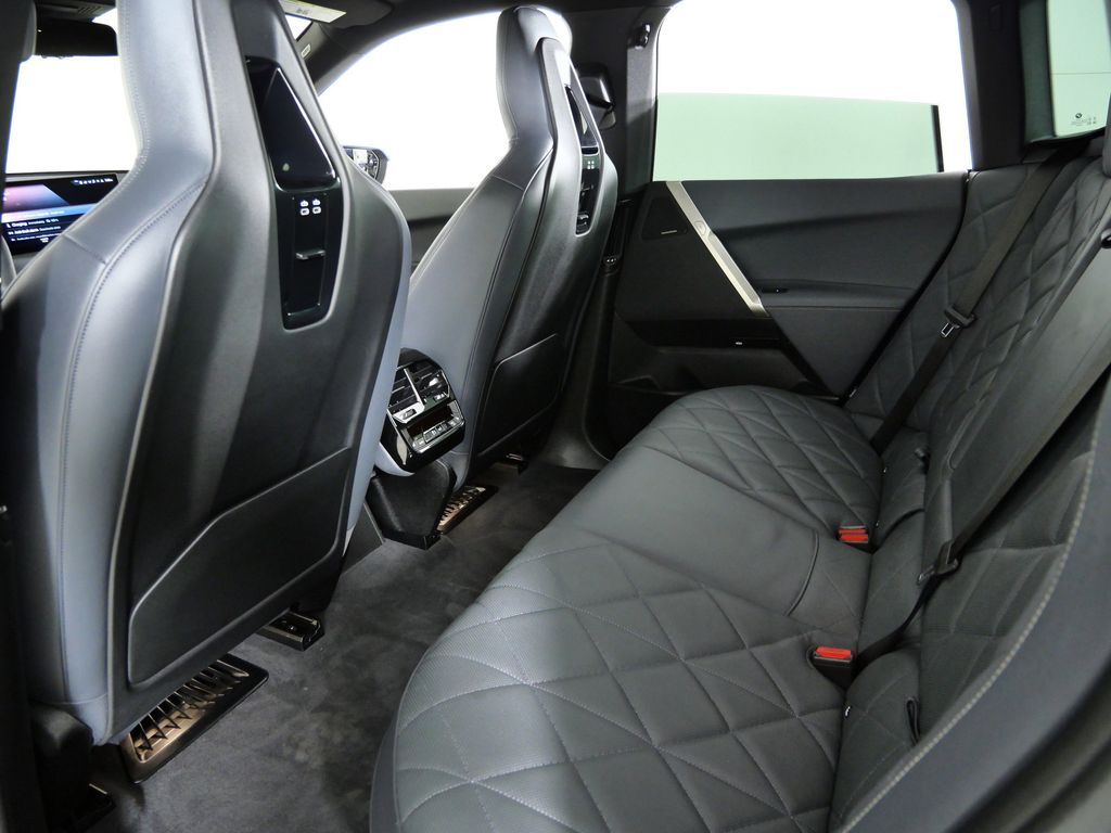 Thumbnail: 2023 BMW iX - 31