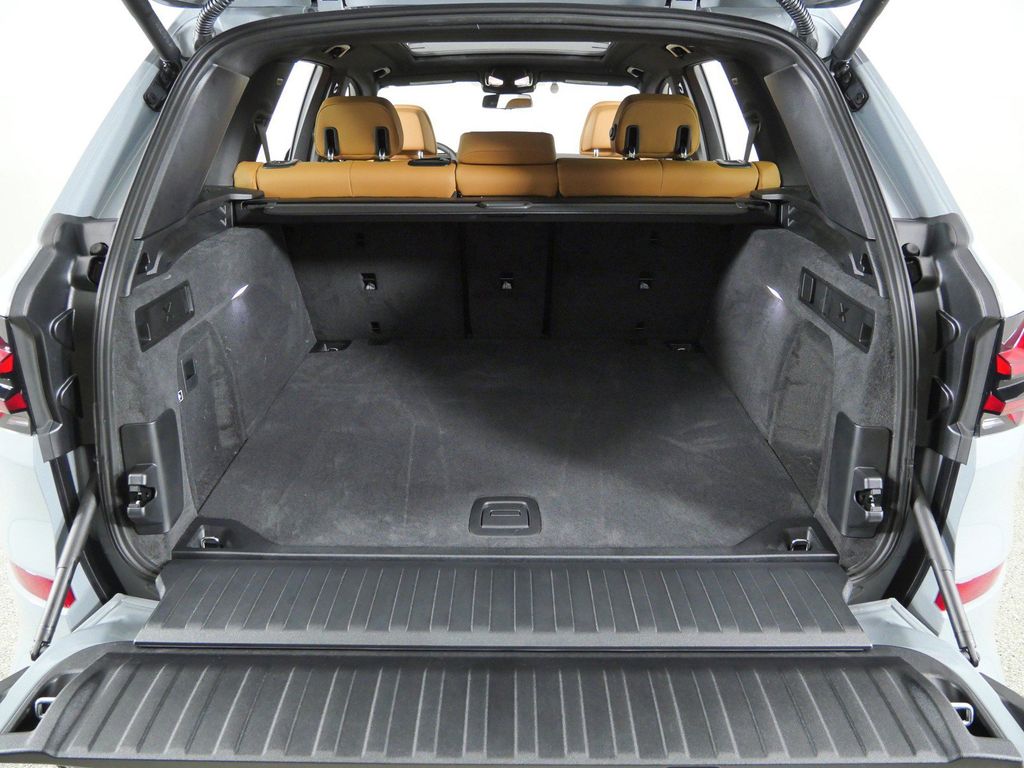 Thumbnail: 2026 BMW X5 - 28