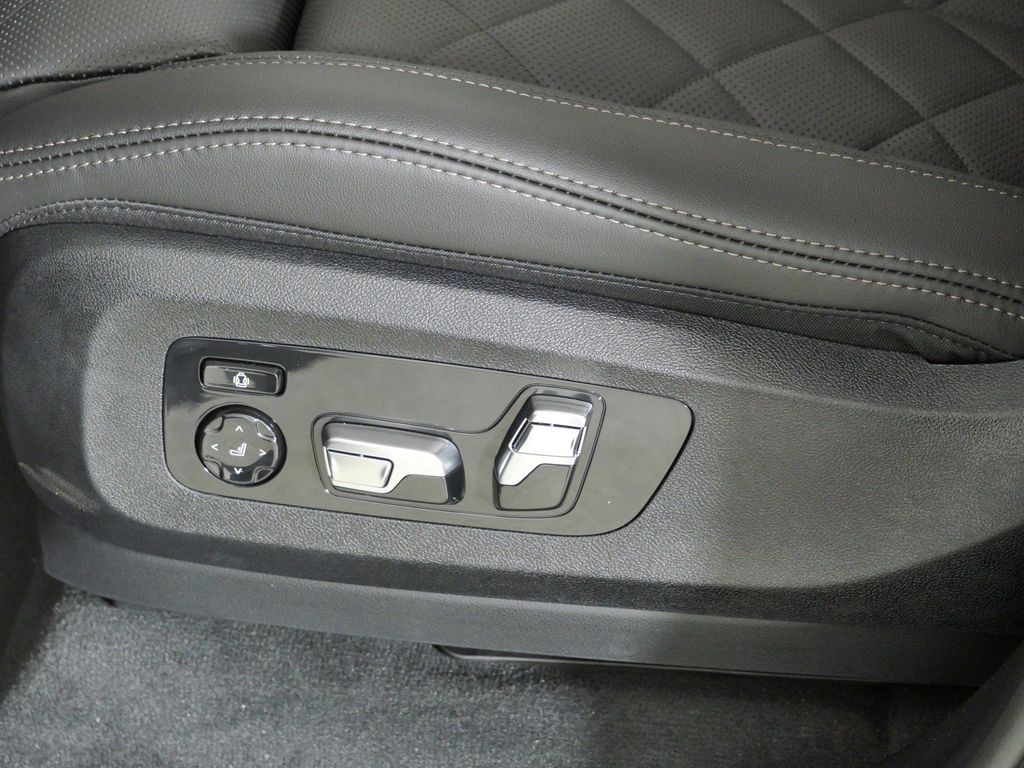 Thumbnail: 2026 BMW X5 - 39