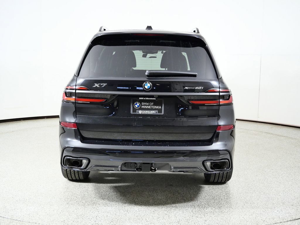 Thumbnail: 2026 BMW X7 - 12