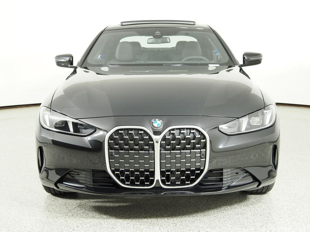 Thumbnail: 2026 BMW 4 Series - 4