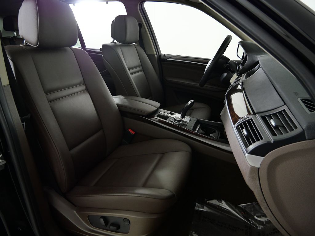 Thumbnail: 2013 BMW X5 - 22