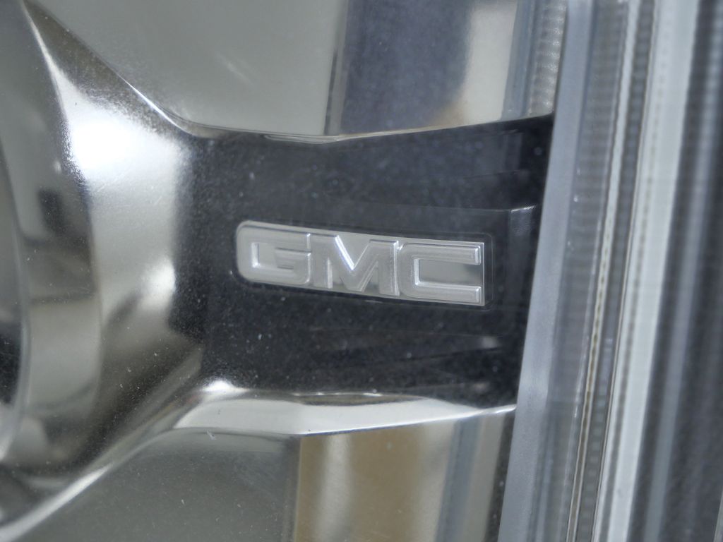 Thumbnail: 2018 GMC Yukon XL - 5