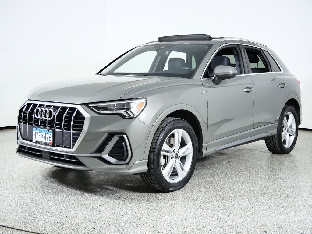 Thumbnail: 2022 Audi Q3 - 1