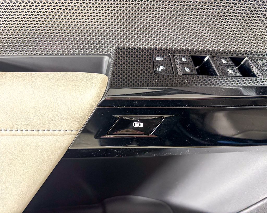 Thumbnail: 2025 BMW 7 Series - 33