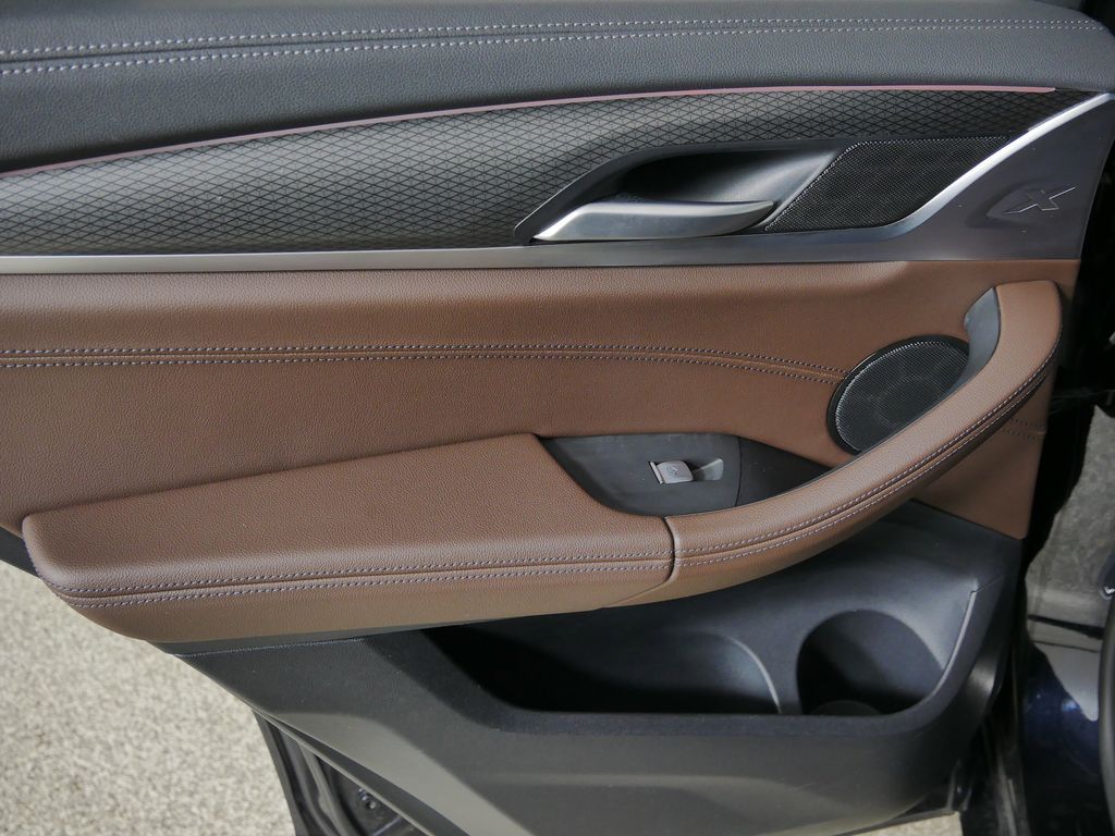 Thumbnail: 2023 BMW X4 - 34