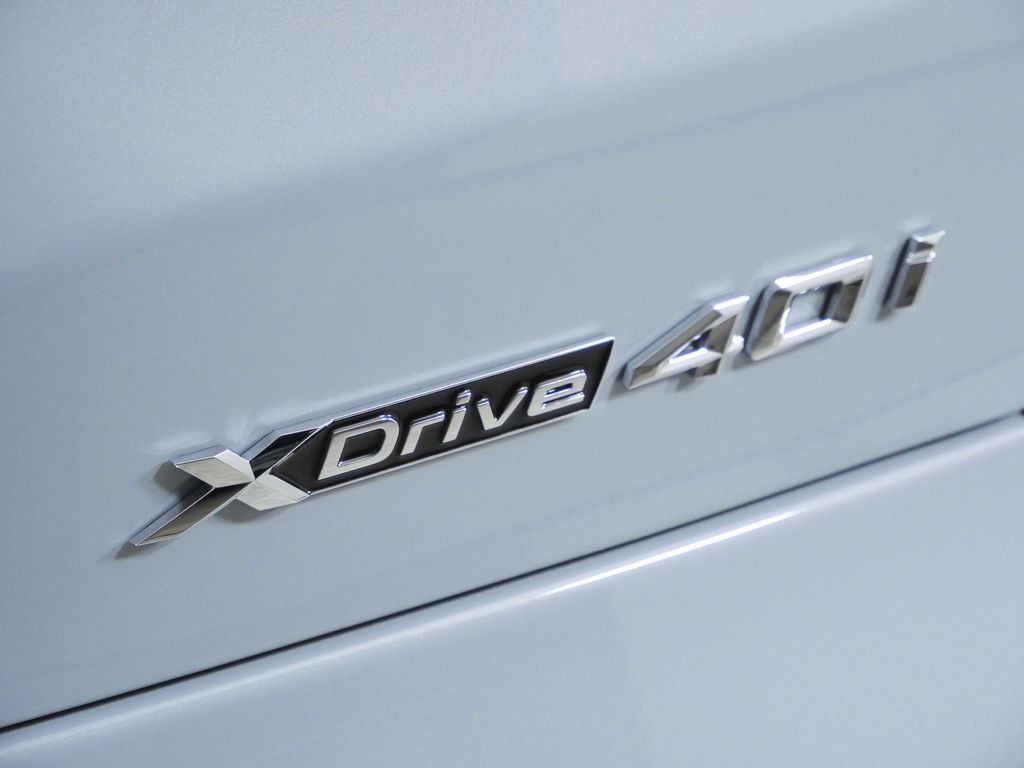 Thumbnail: 2026 BMW X5 - 12