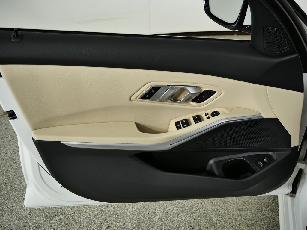 Thumbnail: 2023 BMW 3 Series - 36