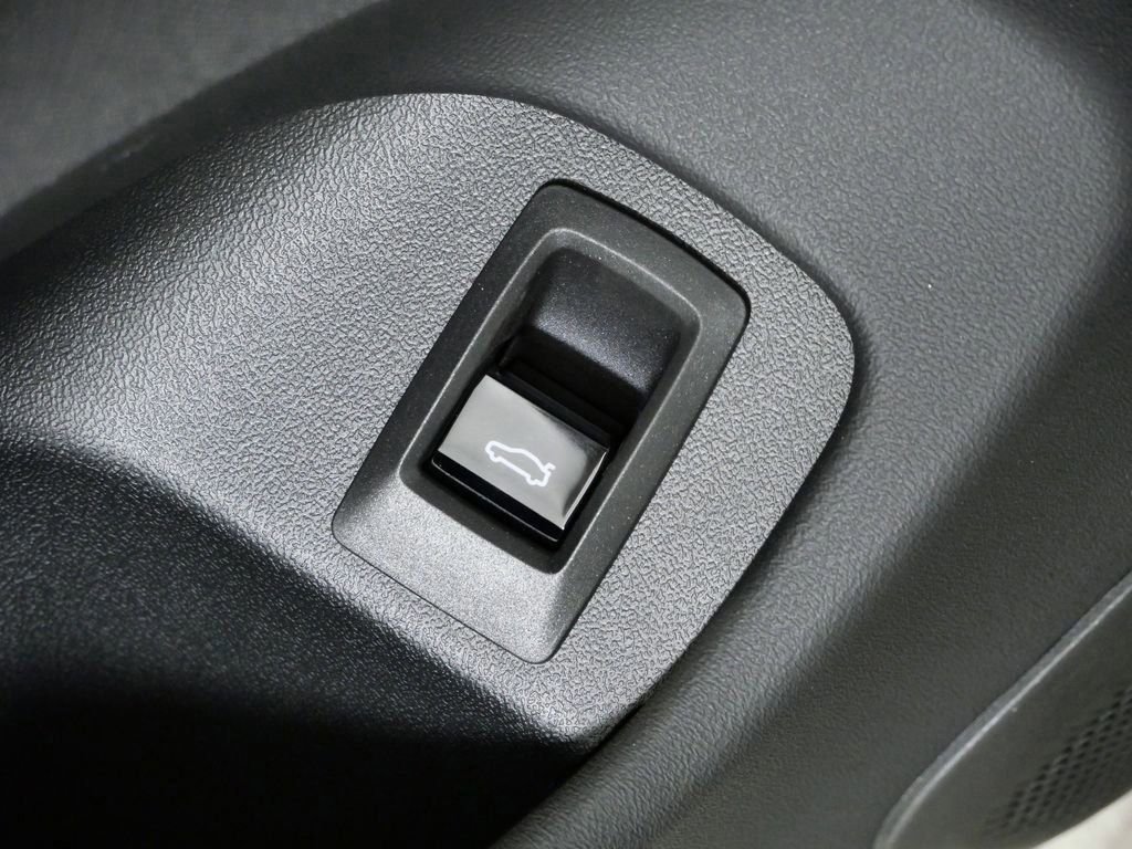 Thumbnail: 2026 BMW i5 - 36