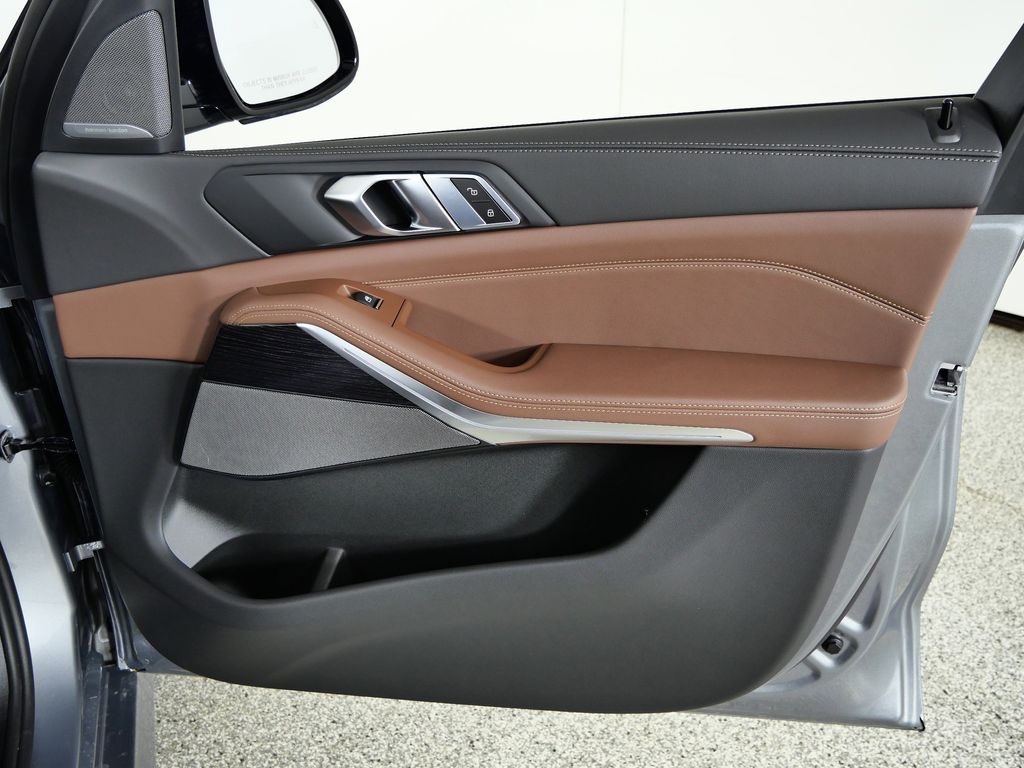 Thumbnail: 2026 BMW X5 - 19