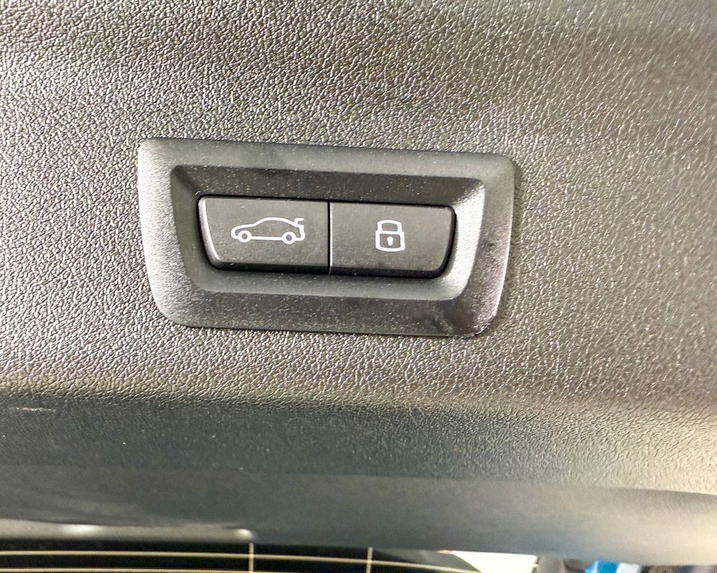 Thumbnail: 2025 BMW X1 - 21