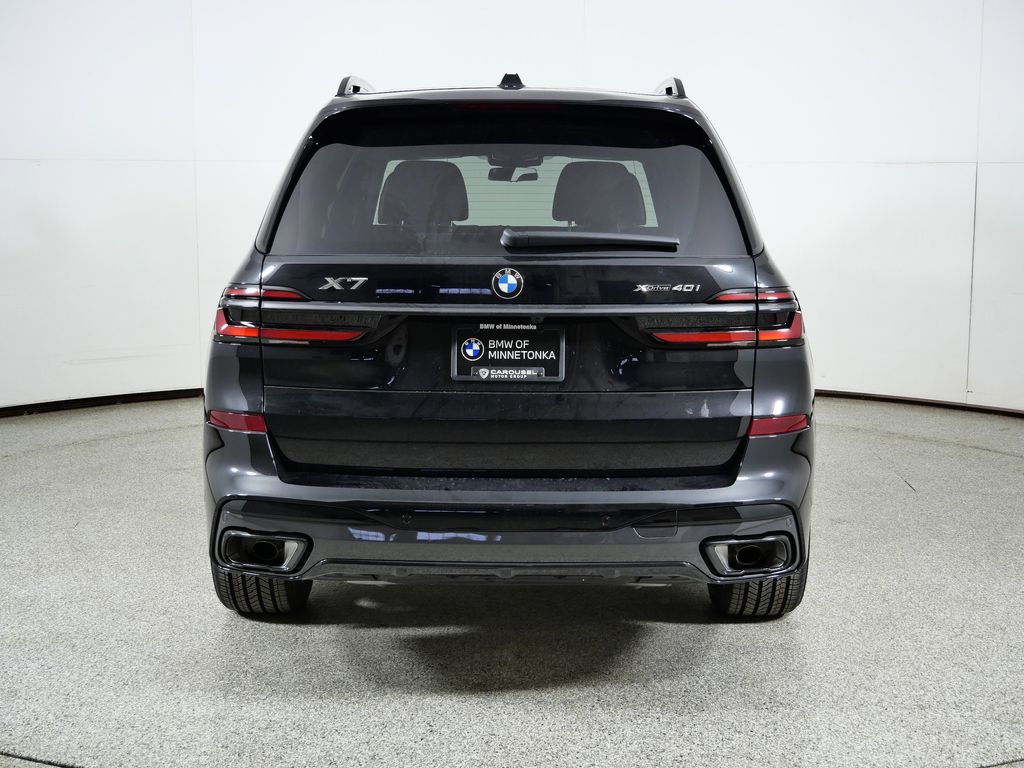 Thumbnail: 2026 BMW X7 - 10