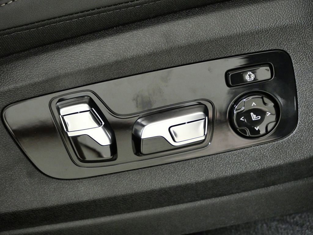 Thumbnail: 2026 BMW X7 - 23