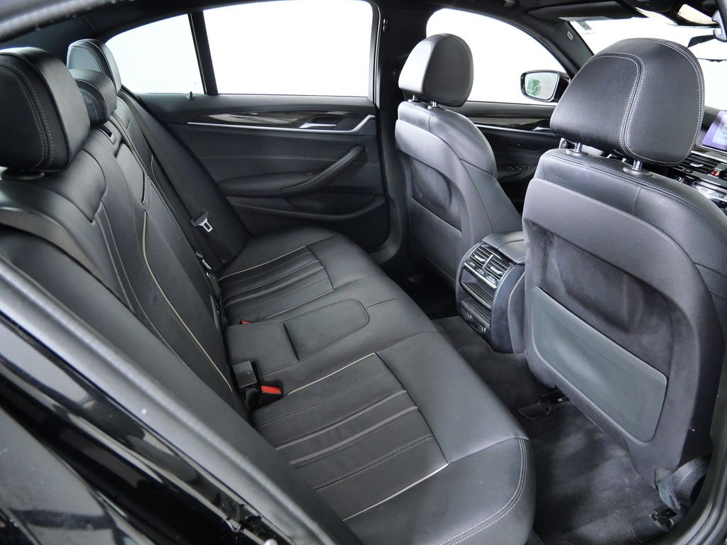 Thumbnail: 2019 BMW 5 Series - 26