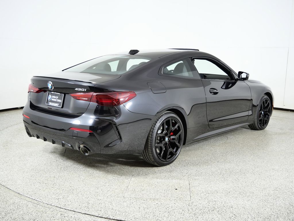 Thumbnail: 2025 BMW 4 Series - 9