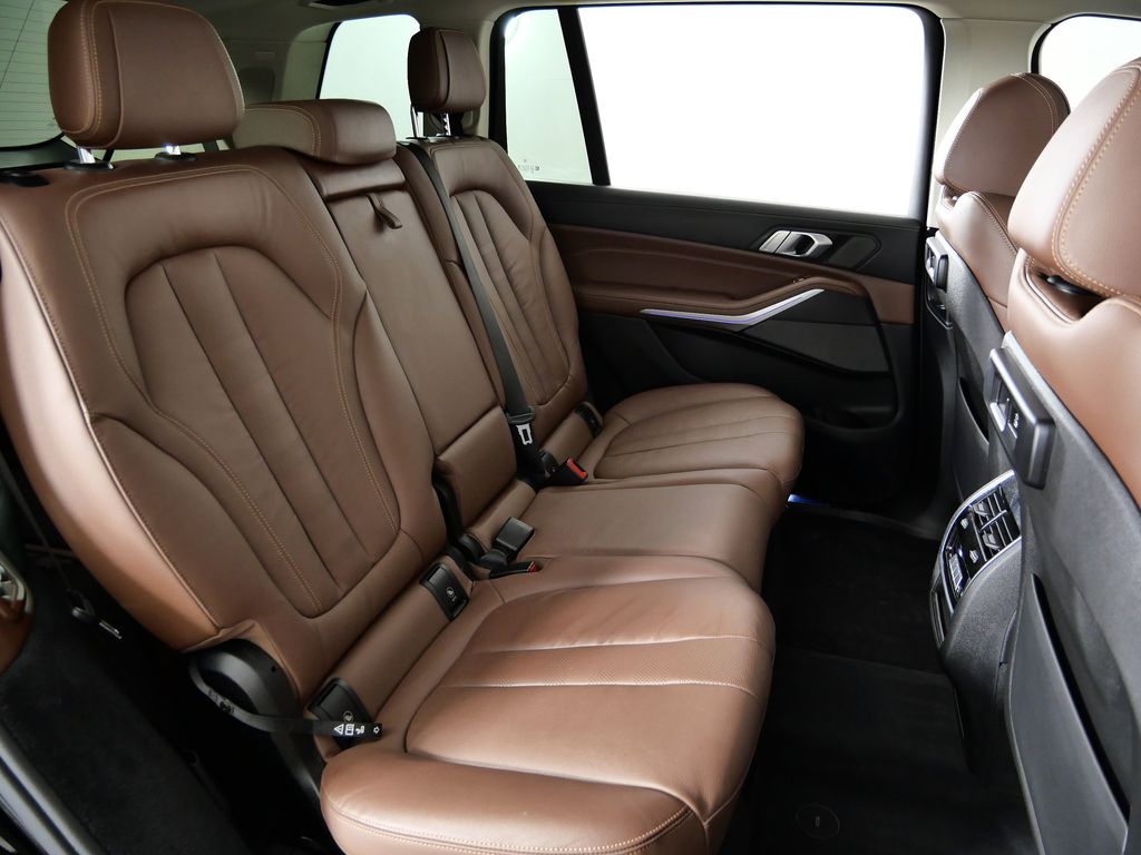 Thumbnail: 2020 BMW X7 - 27