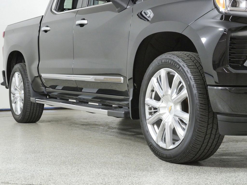 Thumbnail: 2022 Chevrolet Silverado 1500 - 6