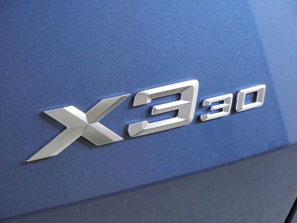 Thumbnail: 2026 BMW X3 - 12