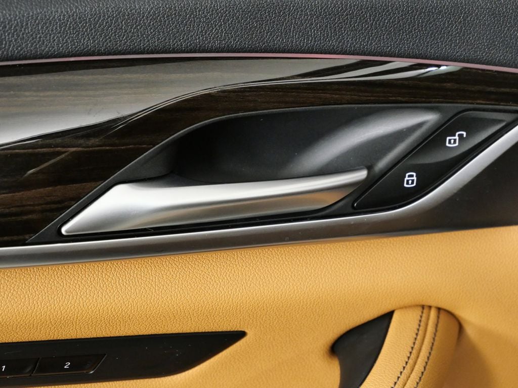 Thumbnail: 2021 BMW 5 Series - 37