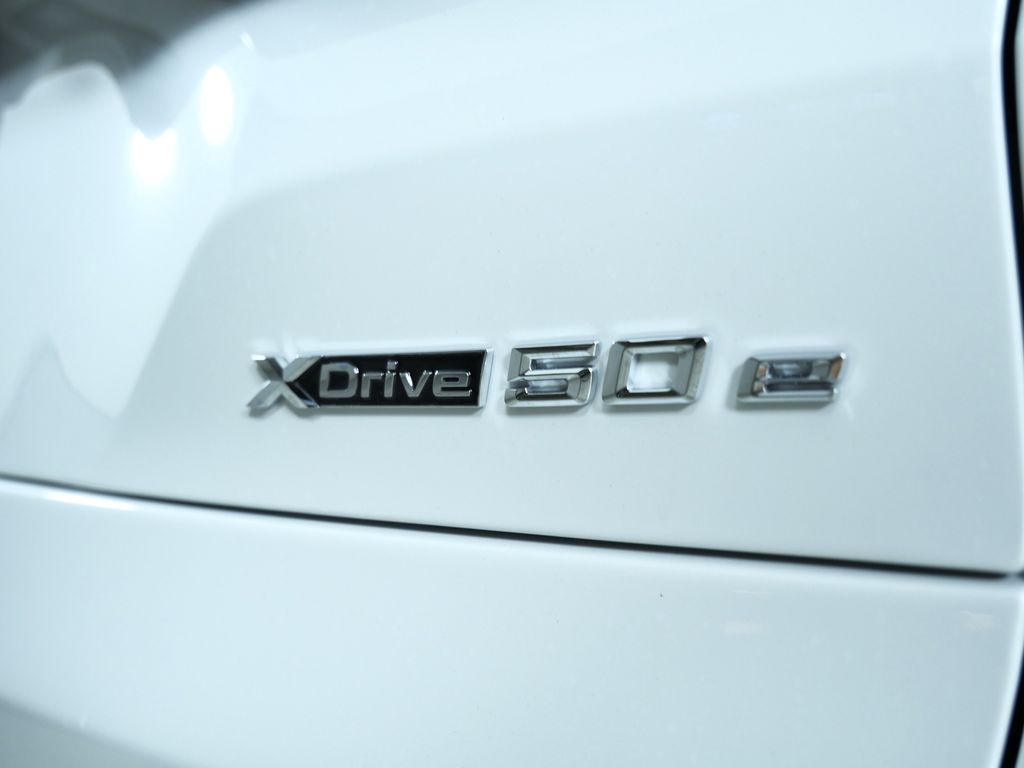 Thumbnail: 2026 BMW X5 - 9