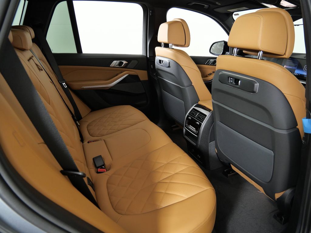 Thumbnail: 2026 BMW X5 - 26