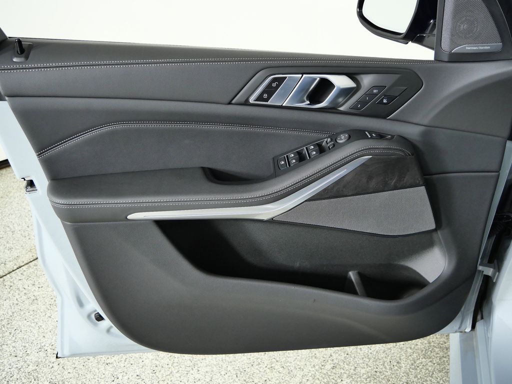 Thumbnail: 2024 BMW X5 - 39