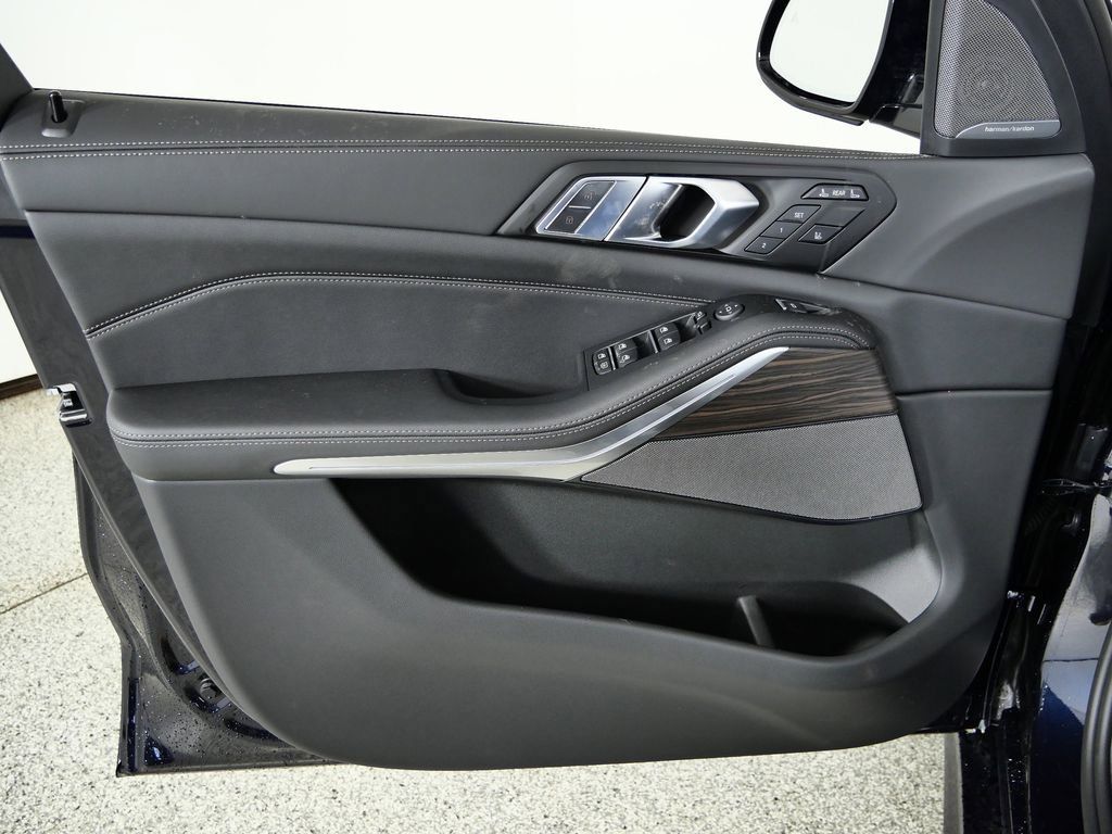 Thumbnail: 2026 BMW X7 - 36