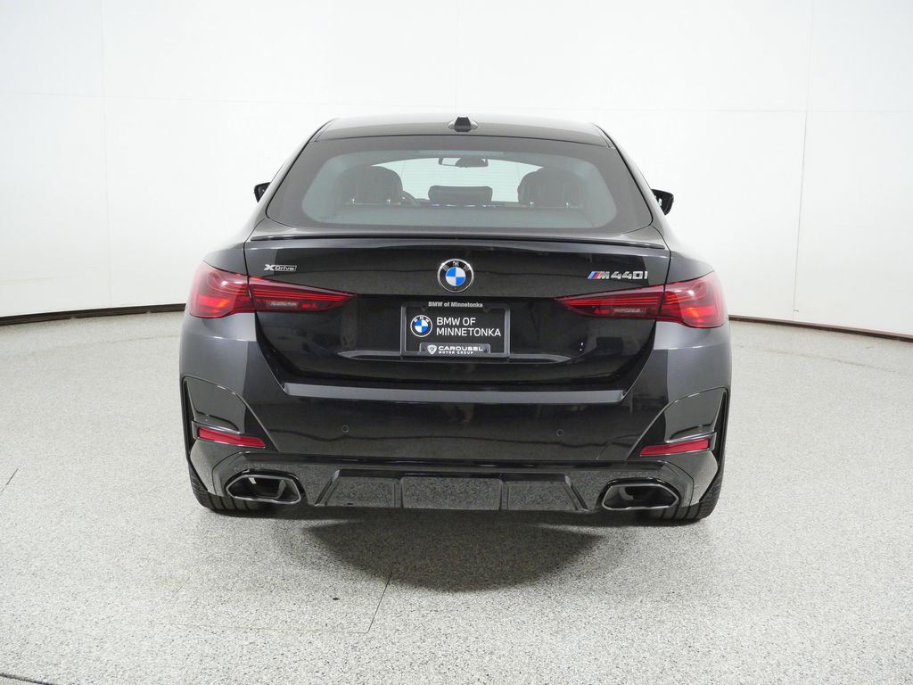 Thumbnail: 2026 BMW 4 Series - 10