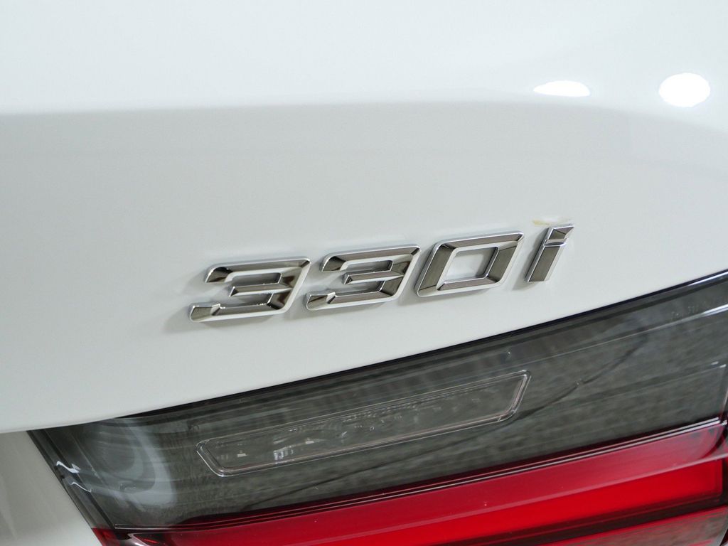 Thumbnail: 2026 BMW 3 Series - 11